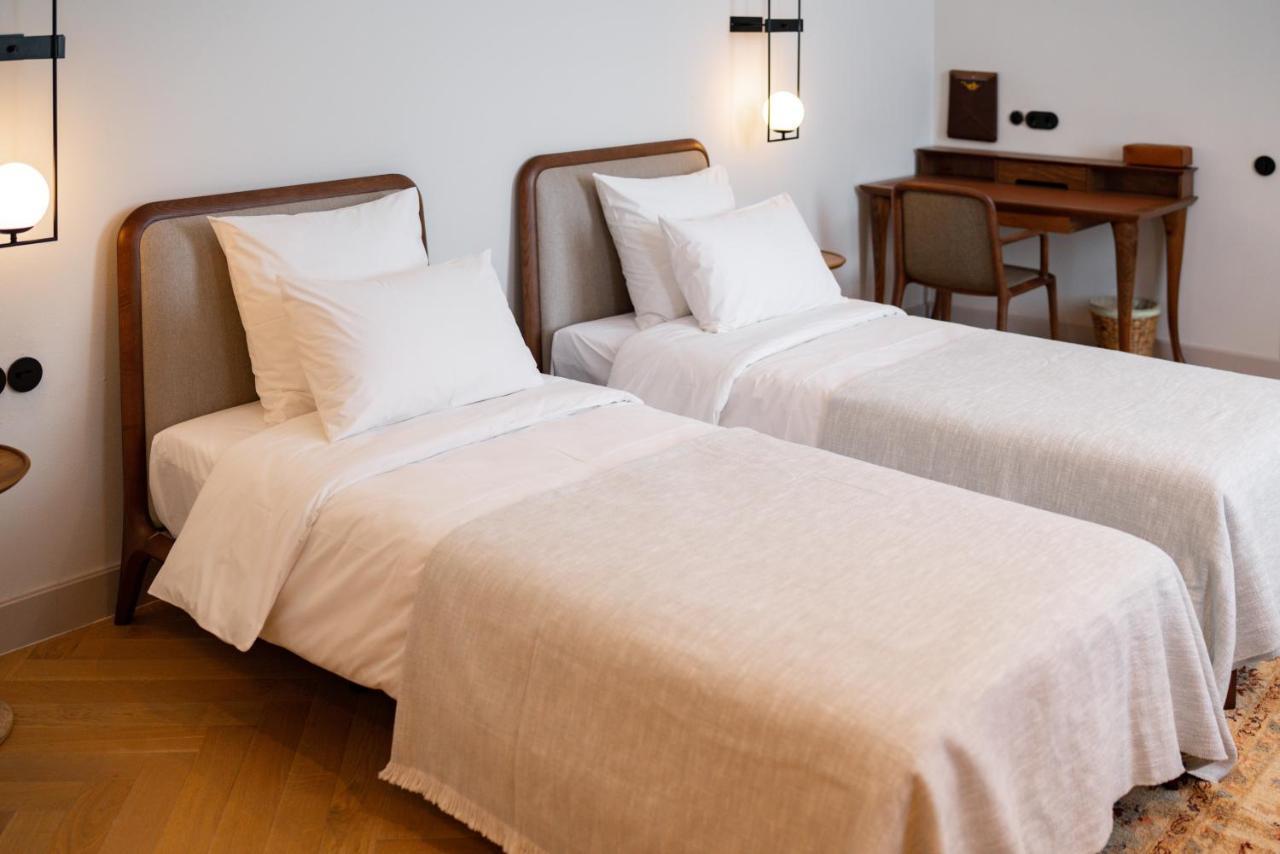 Pana Boutique Hotel Sjymkent Exteriör bild