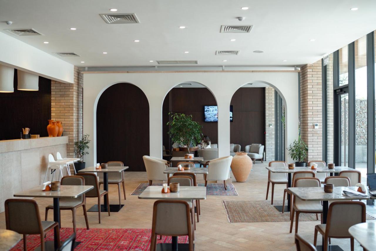 Pana Boutique Hotel Sjymkent Exteriör bild