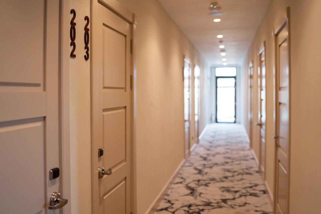 Pana Boutique Hotel Sjymkent Exteriör bild