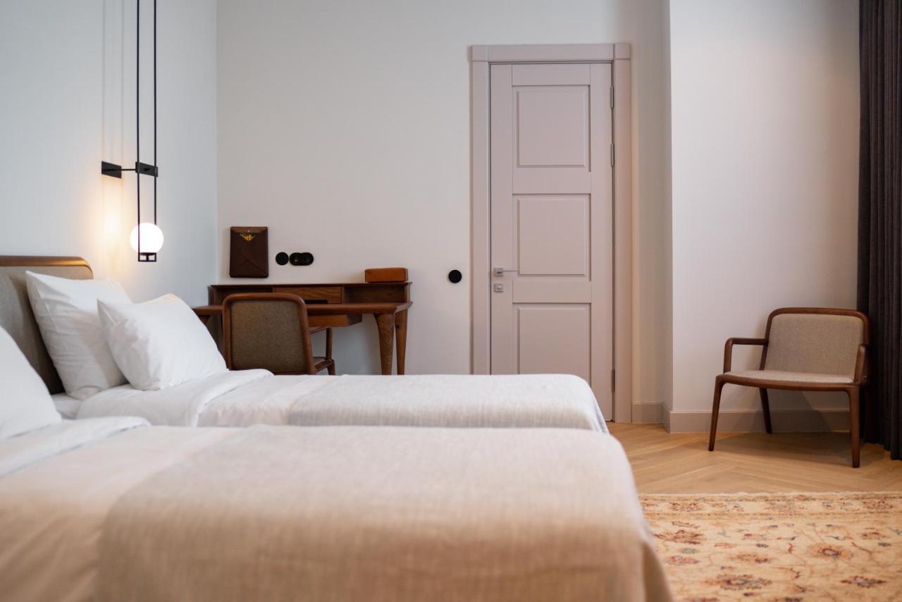 Pana Boutique Hotel Sjymkent Exteriör bild