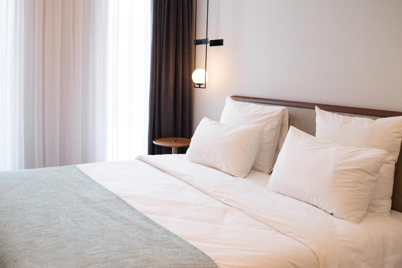 Pana Boutique Hotel Sjymkent Exteriör bild