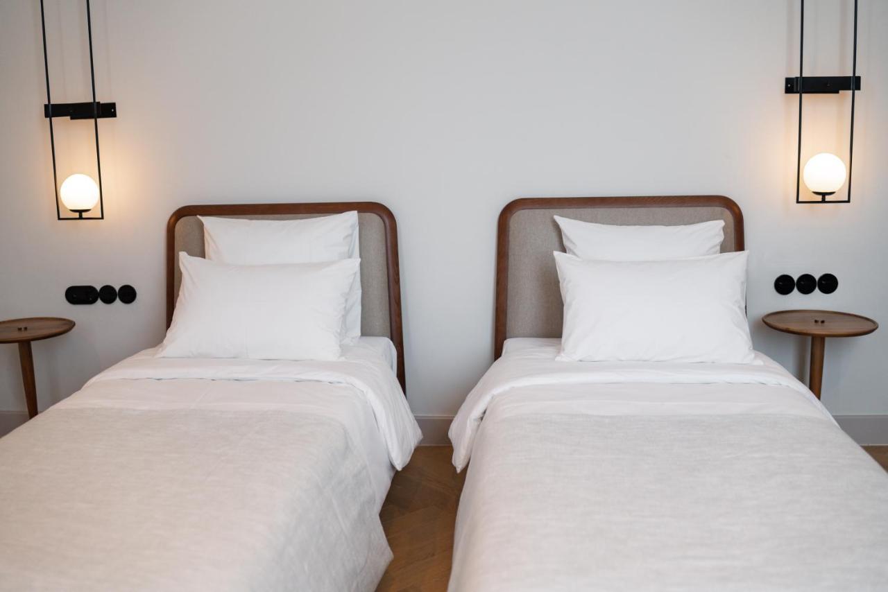 Pana Boutique Hotel Sjymkent Exteriör bild