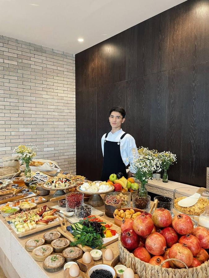 Pana Boutique Hotel Sjymkent Exteriör bild