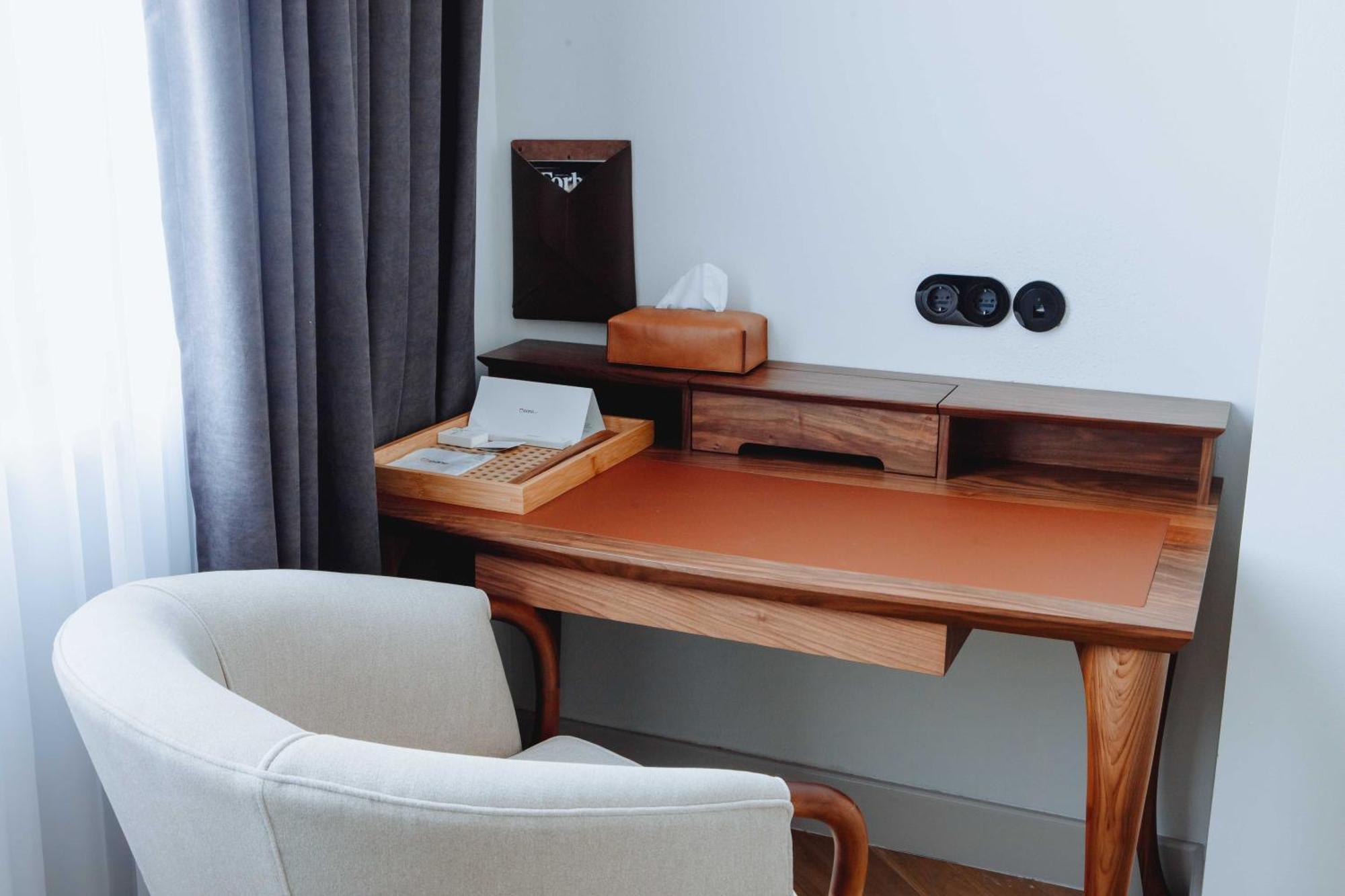 Pana Boutique Hotel Sjymkent Exteriör bild