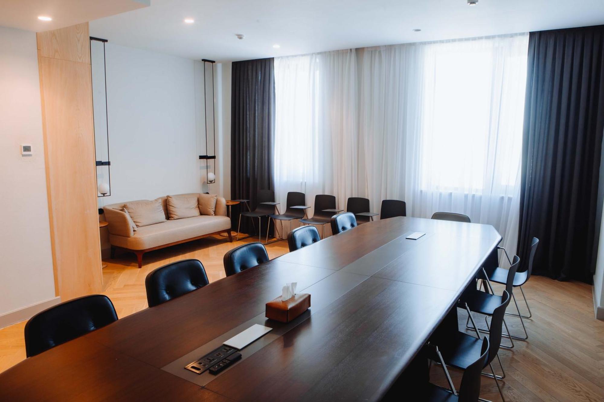 Pana Boutique Hotel Sjymkent Exteriör bild